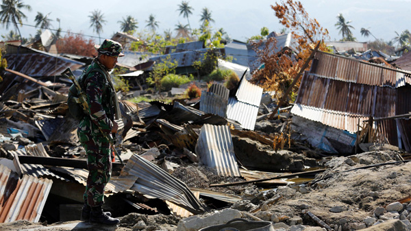 インドネシア地震の犠牲者はさらに増えそう（Ｃ）ロイター＝共同