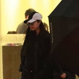 脱税で消息不明だった范冰冰 4カ月ぶり公の場に姿を現す