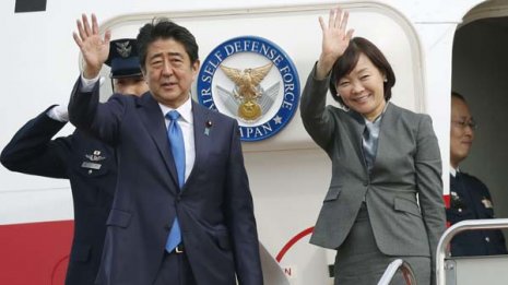安倍改造内閣 増税対応と閣僚醜聞で臨時国会は火ダルマ