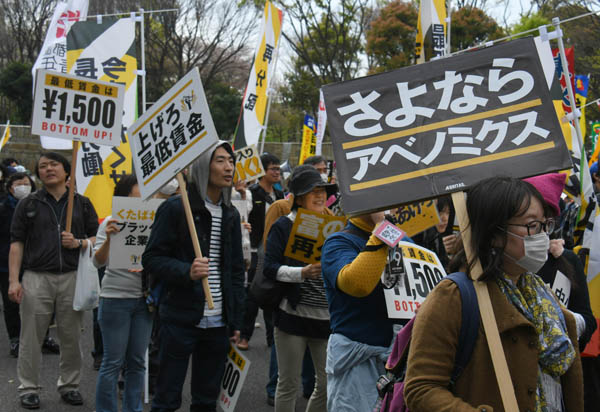 外国人労働者１００万人受け入れると日本人の給与は２５％減（Ｃ）日刊ゲンダイ