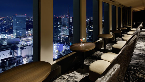 東京の夜景が“２人だけのもの”に（京王プラザホテル）／（提供写真）