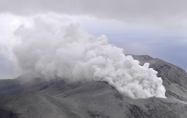 噴煙は6000メートル（17日の口永良部島の噴火）／（Ｃ）共同通信社