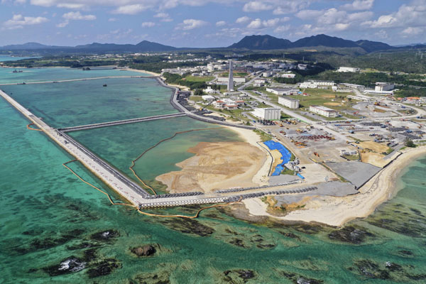 埋め立て着手区域の約２割が土砂で埋まった沖縄県名護市辺野古の沿岸部（Ｃ）共同通信社