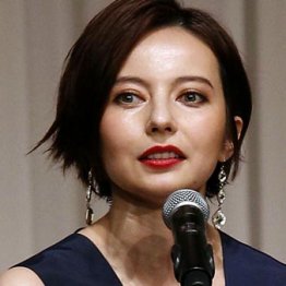 「イッテQ」も白紙に 新婚ベッキーの完全復帰は“三寒四温”