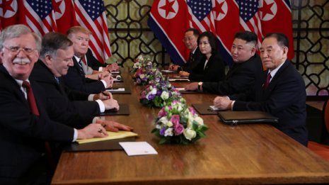米朝会談破談の“黒幕”はボルトン…突如ハノイ交渉出席の謎