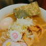 西新宿「俺の麺 春道」の豚骨鶏魚介スープでぜいたく気分