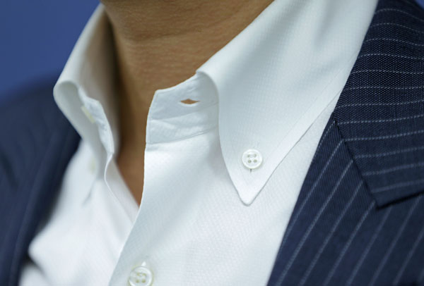 端正なノーネクタイには首元が開かない襟形のシャツが必要 日刊ゲンダイdigital