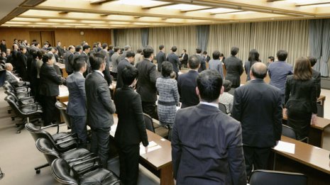ネットにはびこる荒唐無稽の珍説まで信じ込む高齢者たち