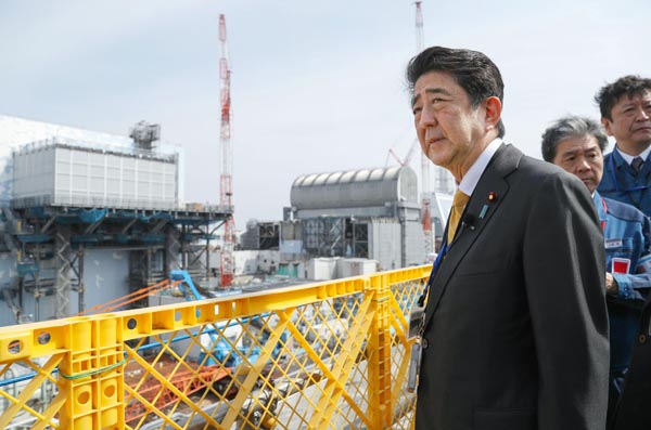 安倍首相は５年半ぶりに福島第一原発を視察（代表撮影）