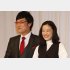 山里亮太と蒼井優の結婚報告会見（Ｃ）日刊ゲンダイ