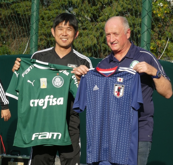 前ブラジル代表監督のスコラーリ氏（右）と森保一監督（写真）元川悦子