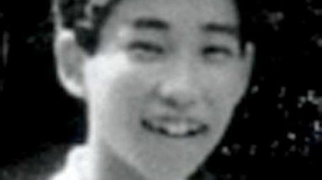 「キム・ミョンホ」は軍事訓練を受け党幹部の娘と結婚した