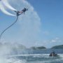飛ぶ！突く！つかむ！ 浜松・浜名湖で体験「大人の水遊び」