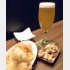アテには「フィッシュ＆チップス」（手前左）と「千葉県産落花生2品種食べ比べ」がいい（Ｃ）日刊ゲンダイ