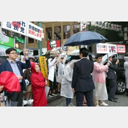 公示後初の首相演説でも支持者を大量動員（東京・中野）（Ｃ）日刊ゲンダイ