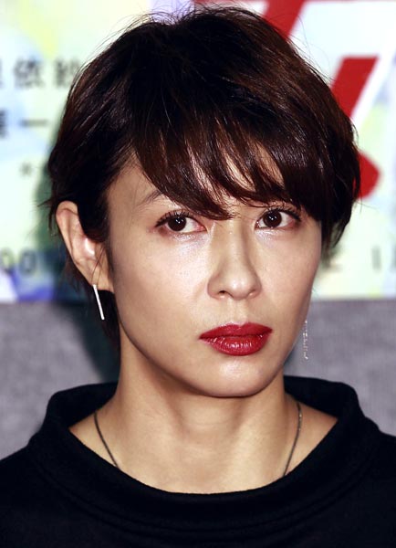 正直大変 水野美紀さんはまともに目を合わせるとヤラレル 日刊ゲンダイdigital