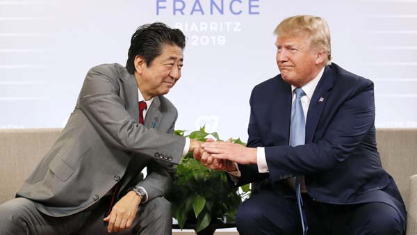 まさに日本が差し出すだけの協定（安倍首相とトランプ米大統領、G7、日米首脳会談で）／（Ｃ）共同通信社