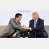 まさに日本が差し出すだけの協定（安倍首相とトランプ米大統領、G7、日米首脳会談で）／（Ｃ）共同通信社