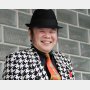 年収2億円→生活保護に 孤独死「金ピカ先生」の寂しい晩年