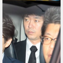 第2回公判で東京地裁に入る新井浩文被告（Ｃ）日刊ゲンダイ