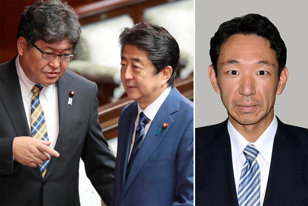安倍首相と萩生田文科相（左）、右は上野宏史前厚労政務官（Ｃ）共同通信社