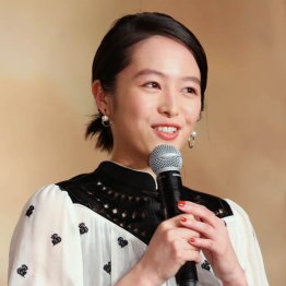生田斗真も結婚近い？ 交際4年・清野菜名の舞台を2度観劇