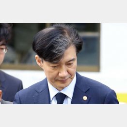 辞任する韓国の曺国法相（聯合＝共同）