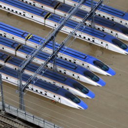 北陸新幹線が全線運転再開も “水浸し”120車両は走れるのか