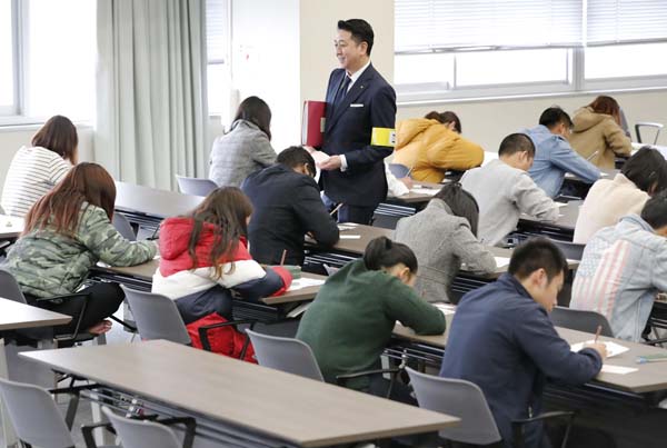 時代のニーズにマッチ（日本で働きたいと希望する外国人が受験する「特定技能試験」）／（Ｃ）共同通信社