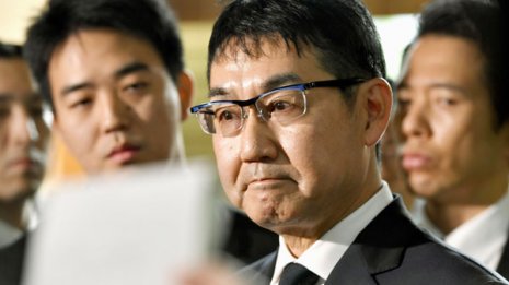 河井法相も辞任…窮地の“親分”菅氏に安倍首相ニンマリ