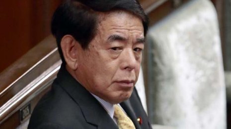 背景に利権 不公平試験をゴリ押しした下村元文科相の大罪