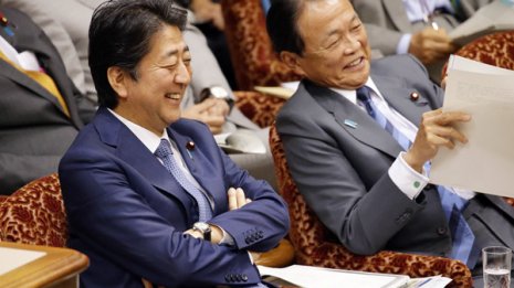 “辞任ドミノ”口先謝罪の安倍首相 マトモな任命一度もなし