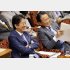 野党の追及にいつも口だけ（安倍首相と麻生副総理）／（Ｃ）日刊ゲンダイ