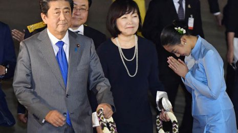 増税した途端…安倍政権“海外バラマキ”累計「60兆円」突破