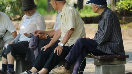 70歳まで働かされるのか…社会主義化が進むニッポンの愚策