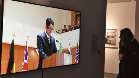安倍首相風刺のウィーン芸術展 日本大使館が公認撤回