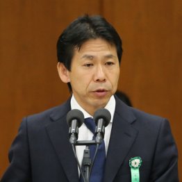 民間試験問題をめぐり…ベネッセと文科省の“深すぎる関係”