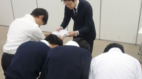 新共通テスト中止を…高2生が文科省に4万2000人の署名提出