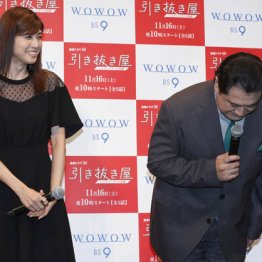 内田有紀 小手伸也の不倫疑惑報道「即謝罪」に苦笑い