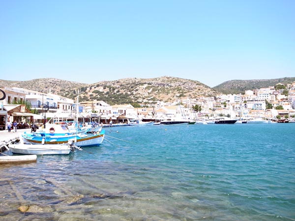 ギリシャのイカリア島は“死ぬことを忘れた人々が住む島”（提供写真）