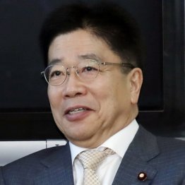 パナマ文書に義姉会社 加藤厚労相とベネッセ“奇怪な関係”