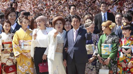 「桜を見る会」問題 国会では真相の究明のみ全力を尽くせ