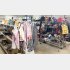 日用雑貨から洋服、着物まで品揃えは豊富（Ｃ）日刊ゲンダイ