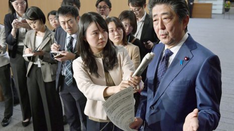 桜を見る会弁明 立ち話で説明を果たしたなんて誰が思うか