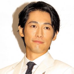 「シャーロック」にやきもき…フジ月9“全2ケタ”確保なるか