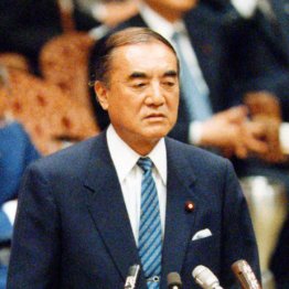 “安倍枠”招待のジャパンライフは中曽根元首相ともズブズブ