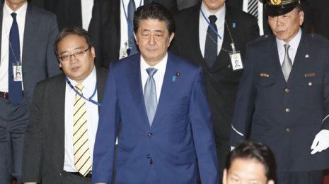 予算委を開けば済むこと 桜疑惑に幕引きできない安倍首相