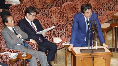 正気の人間が見ているのは「カメ止め」彷彿の“安倍ゾンビ”