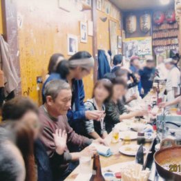 たけしは店に来て店員と居合わせた客全員にご祝儀を配った