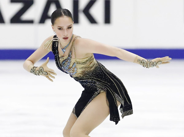 NHK杯国際フィギュアスケートでのザギトワ（Ｃ）日刊ゲンダイ